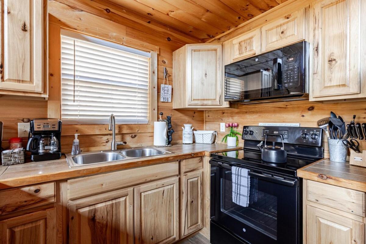 Twin Oaks Cabin Брайсон-Сіті Екстер'єр фото