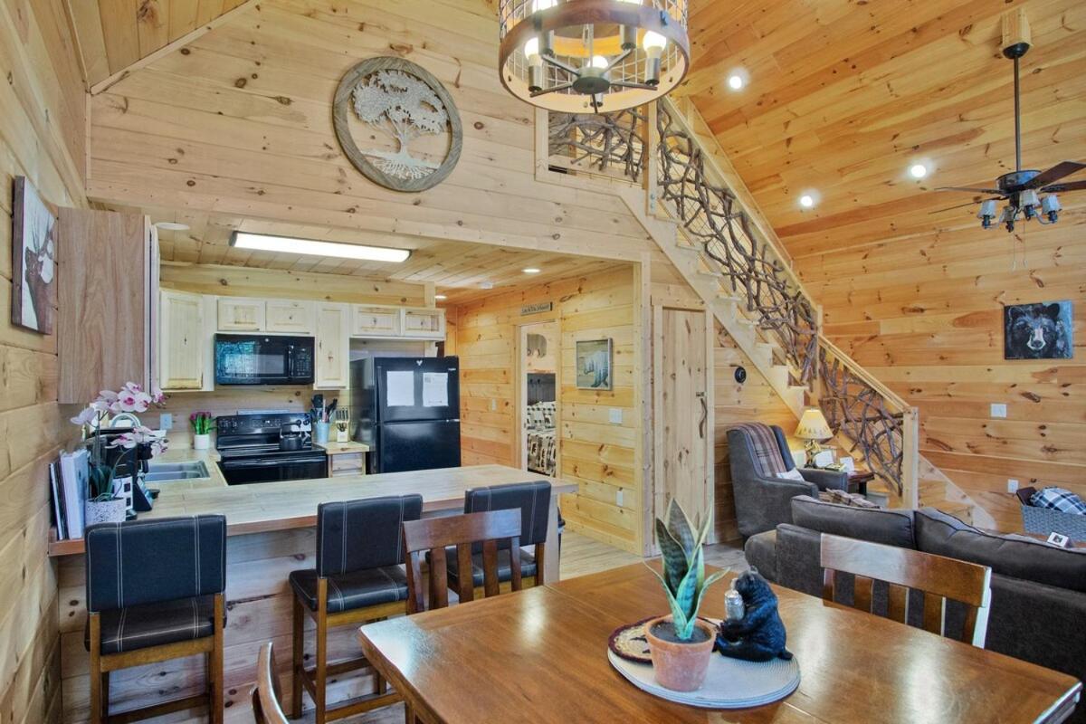 Twin Oaks Cabin Брайсон-Сіті Екстер'єр фото